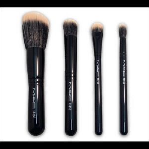 MAC Cosmetics 4 Brush Set